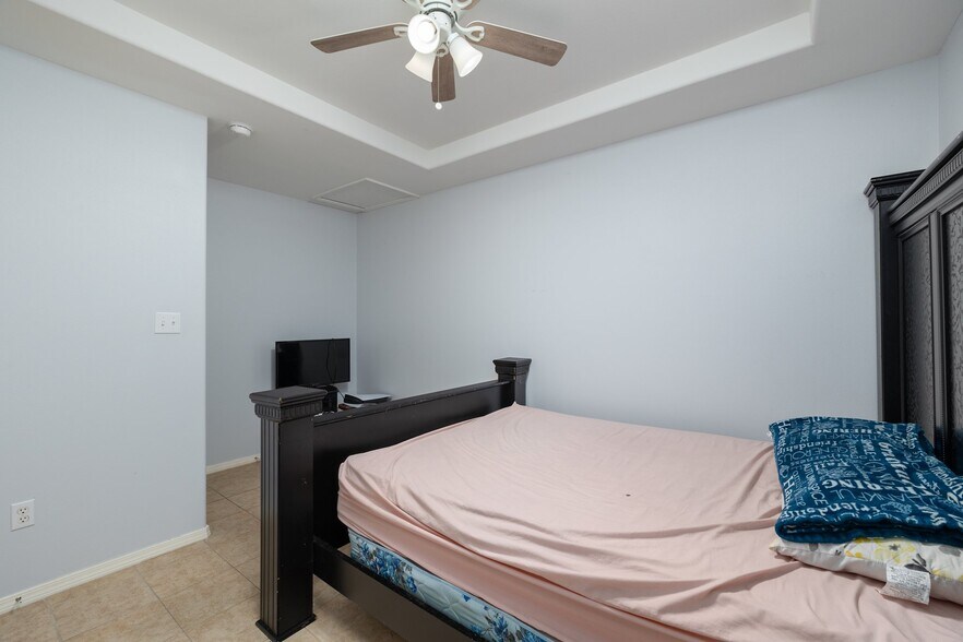 2nd bedroom - 5615 JJ Ln