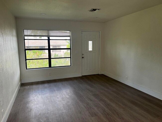 Building Photo - 1197 W 35th St