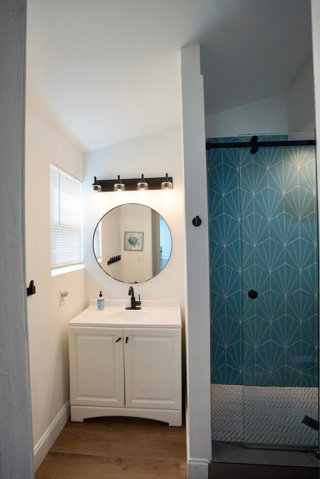 Building Photo - 4027 Surf Dr