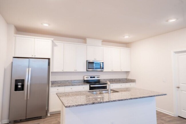 Building Photo - 148 Benelli Dr
