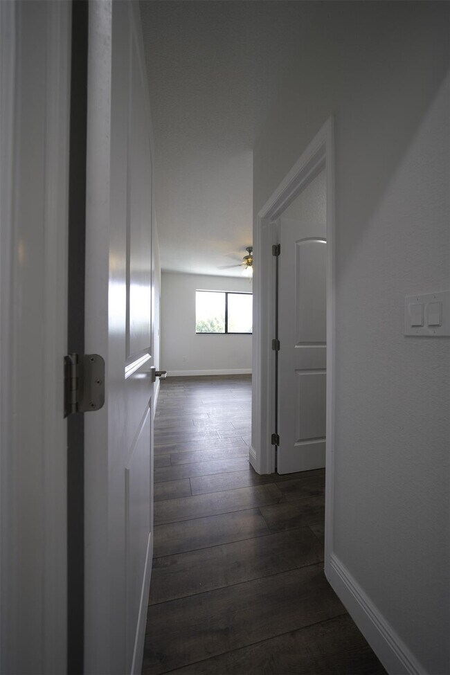 Building Photo - 333 NW 41st St