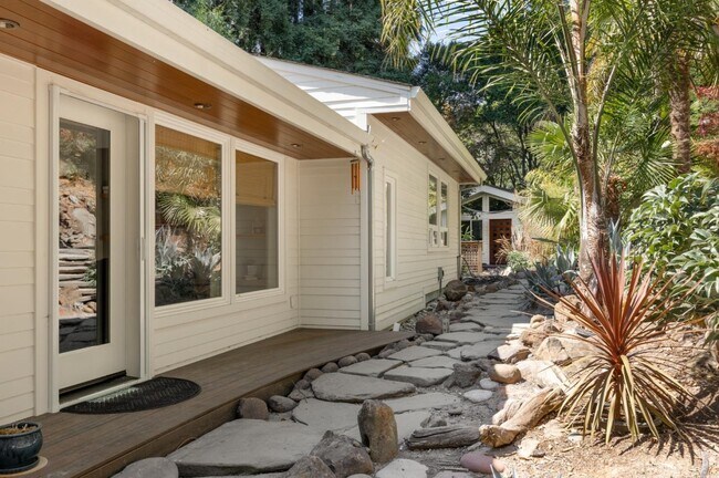 Building Photo - 101 Endlich Dr