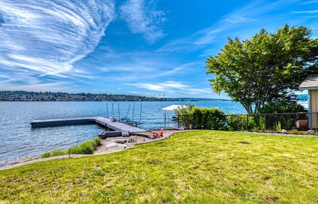 Building Photo - Mercer Island Waterfront Home