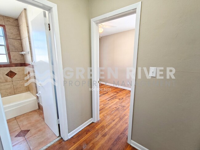 Building Photo - Quiet 2 Bedroom Retreat Available Now – Pets Welcome!