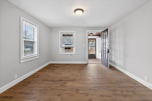 Building Photo - 508-508 Emerson Ave