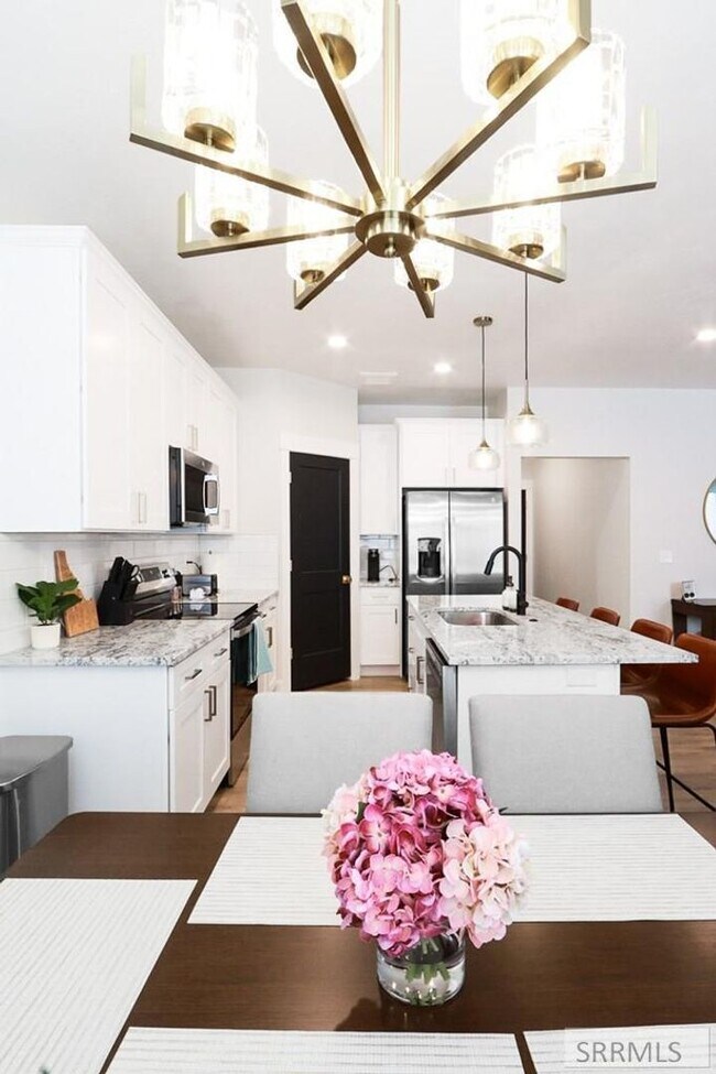 Building Photo - COMPLETELY FURNISHED HOME FOR RENT IN SUGA...