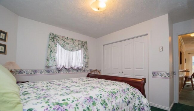 Building Photo - 6 BED 3 BATH HOME IN AMMON, IDAHO