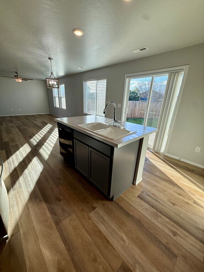 Building Photo - 3-bedroom home in Caldwell, ID