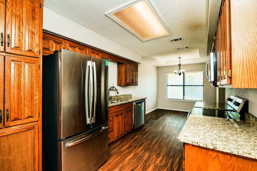 Building Photo - 4909 Barberry Dr