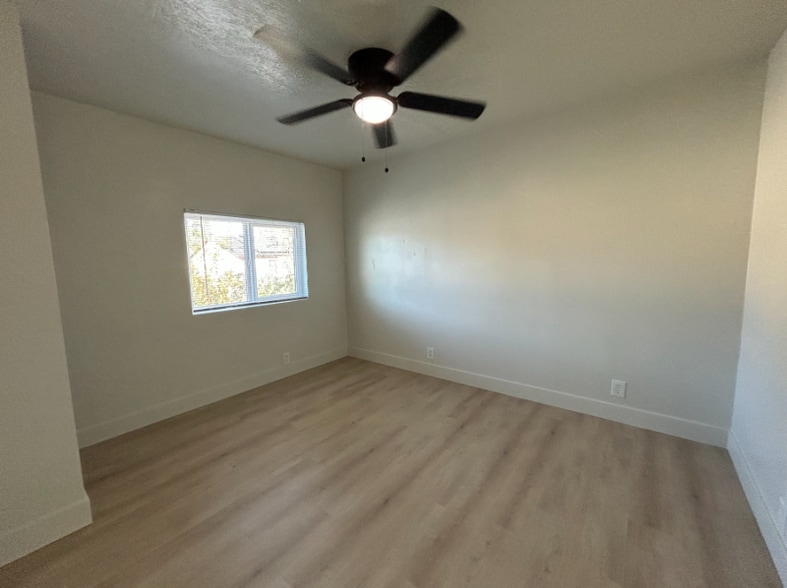 Building Photo - 951 N Redwood Rd