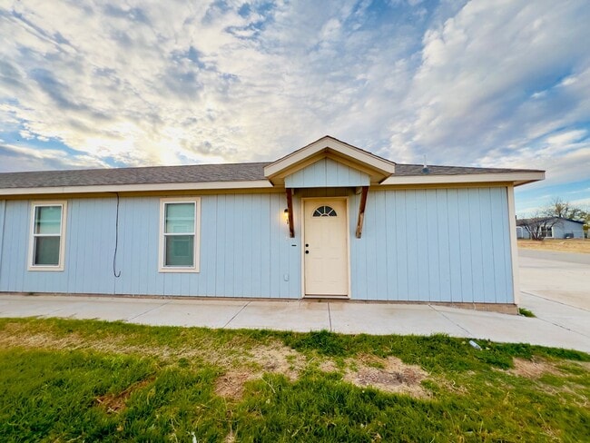 Building Photo - Stylish 3-Bedroom Duplex in Lubbock, TX