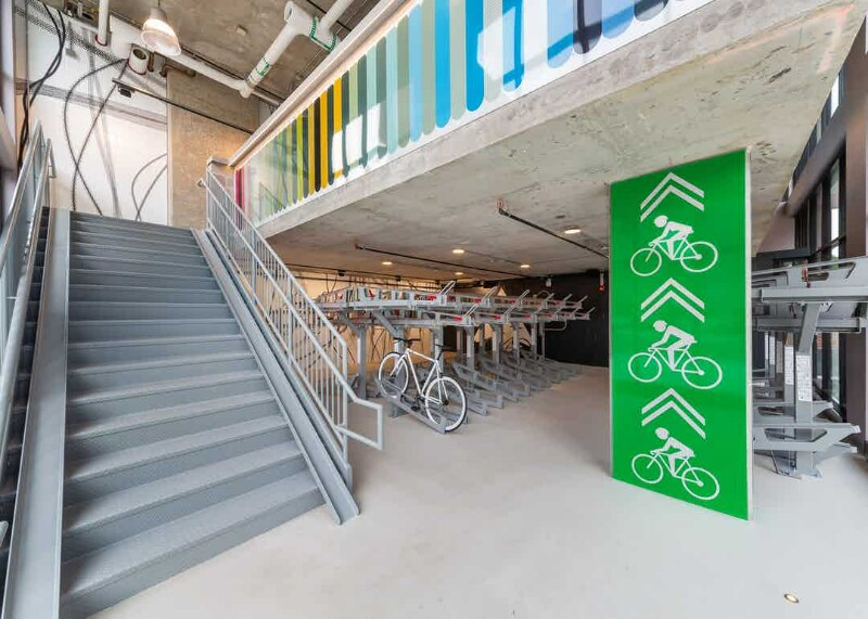 Building Photo - 813 N Wells St