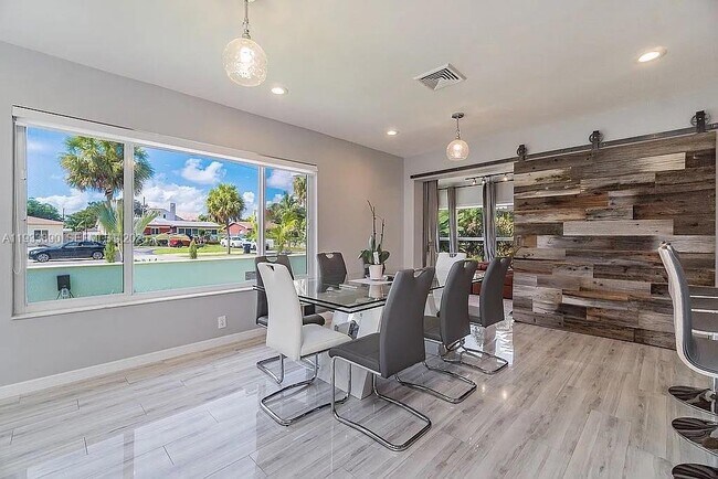 Building Photo - 1731 NE 172nd St