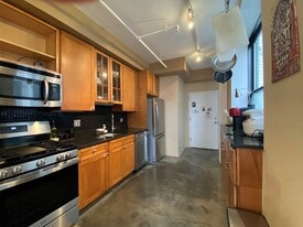 Building Photo - 453 Washington St