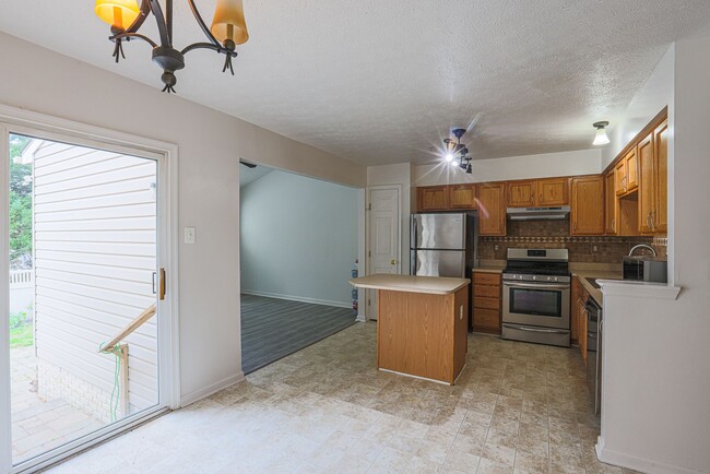 Building Photo - 4907 Bristle Cone Cir