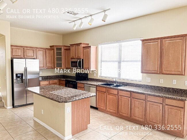 Building Photo - 1400 W Flamingo Dr