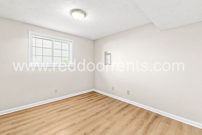 Building Photo - Spacious 4-Bedroom Home in Franklin Township