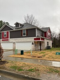 Building Photo - Now Pre leasing Adorable3 bedroom 3.5 bath...