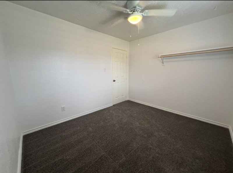 Building Photo - 831 Deerpass Dr