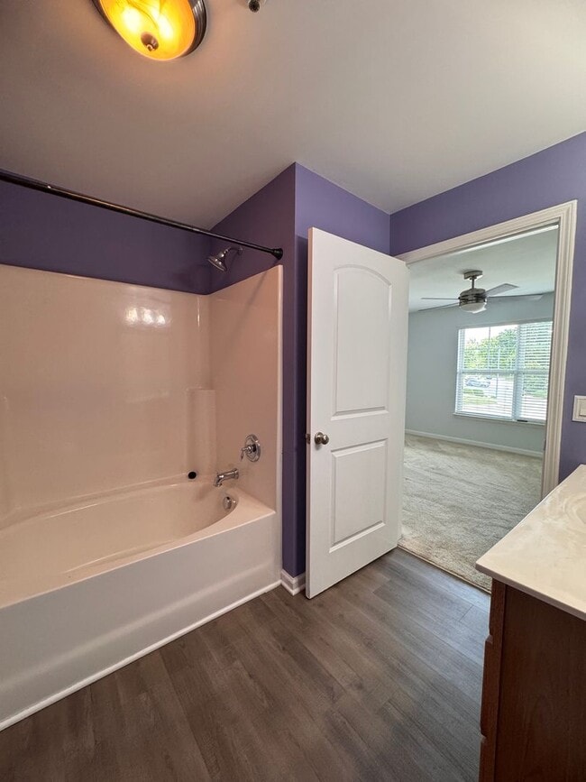 Building Photo - 2BR 2BA Condo with All Appliances Included