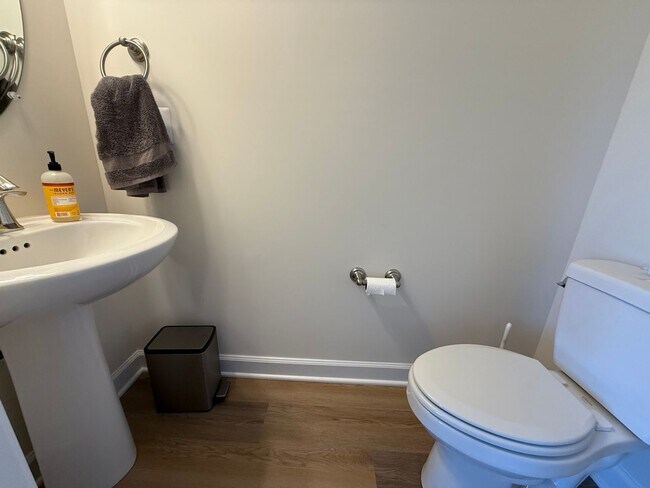 Building Photo - 3153 Horizon Rd