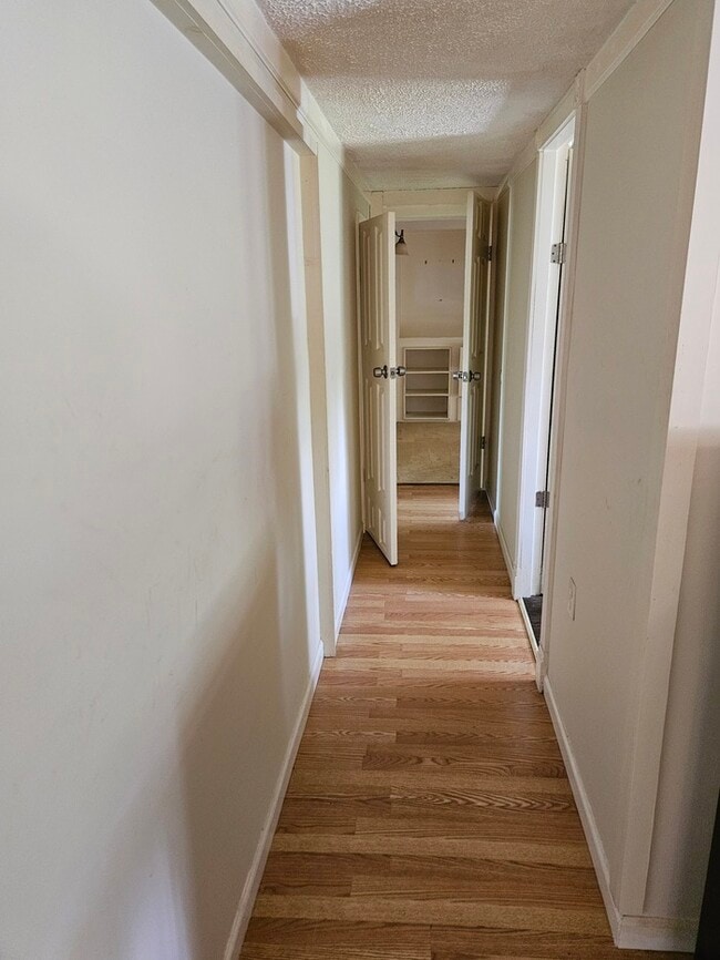 Building Photo - 2 Bedroom 2 Baths Ranch Home