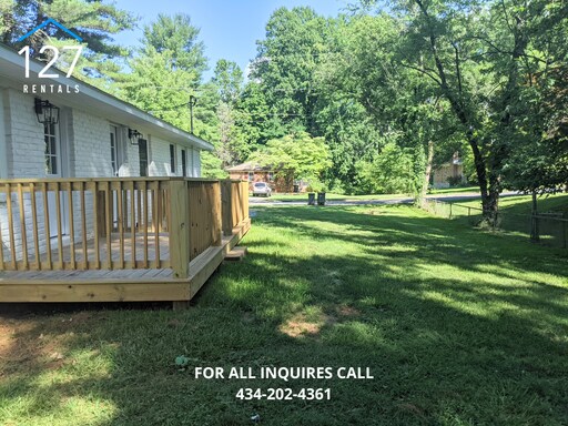 Building Photo - 2-Bedroom Duplex with In-Unit Laundry & Lawn Care Included!