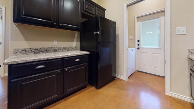 Building Photo - 140 Knox Dr