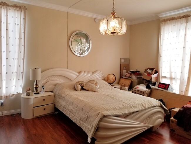 Master Bedroom - 1812 Overland Ave