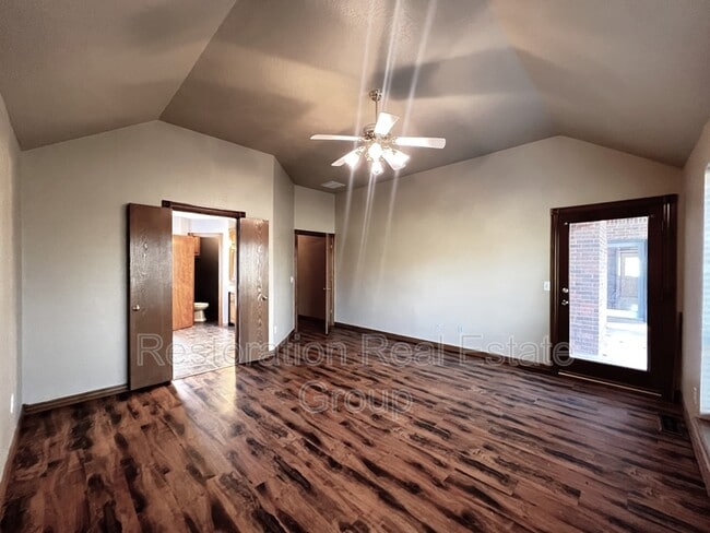 Building Photo - 113 S Mustang Rd