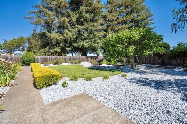Building Photo - Desirable 3 Bedrooms, 2.5 Bathrooms, 2 Story North Napa Home with Vineyard Views in Springwood De...