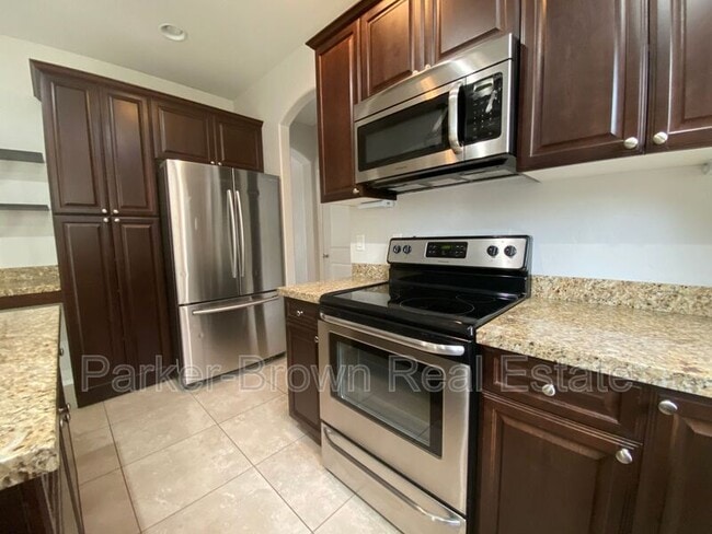 Building Photo - 5561 W Pkwy W