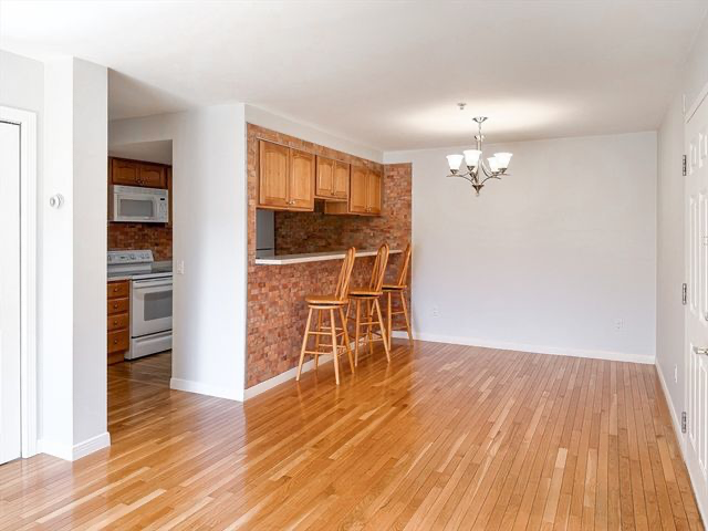 Primary Photo - 60 Broadlawn Park