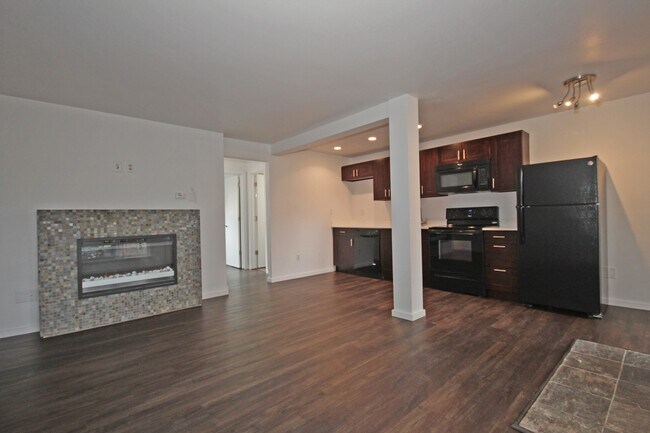 Building Photo - Three Blocks from the Light Rail