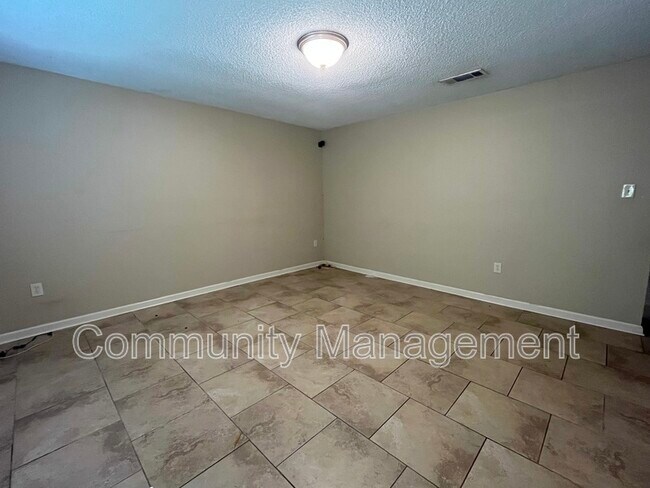 Building Photo - 16813 Vermillion Dr
