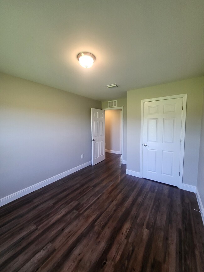 Building Photo - 9031 S Indio Cir