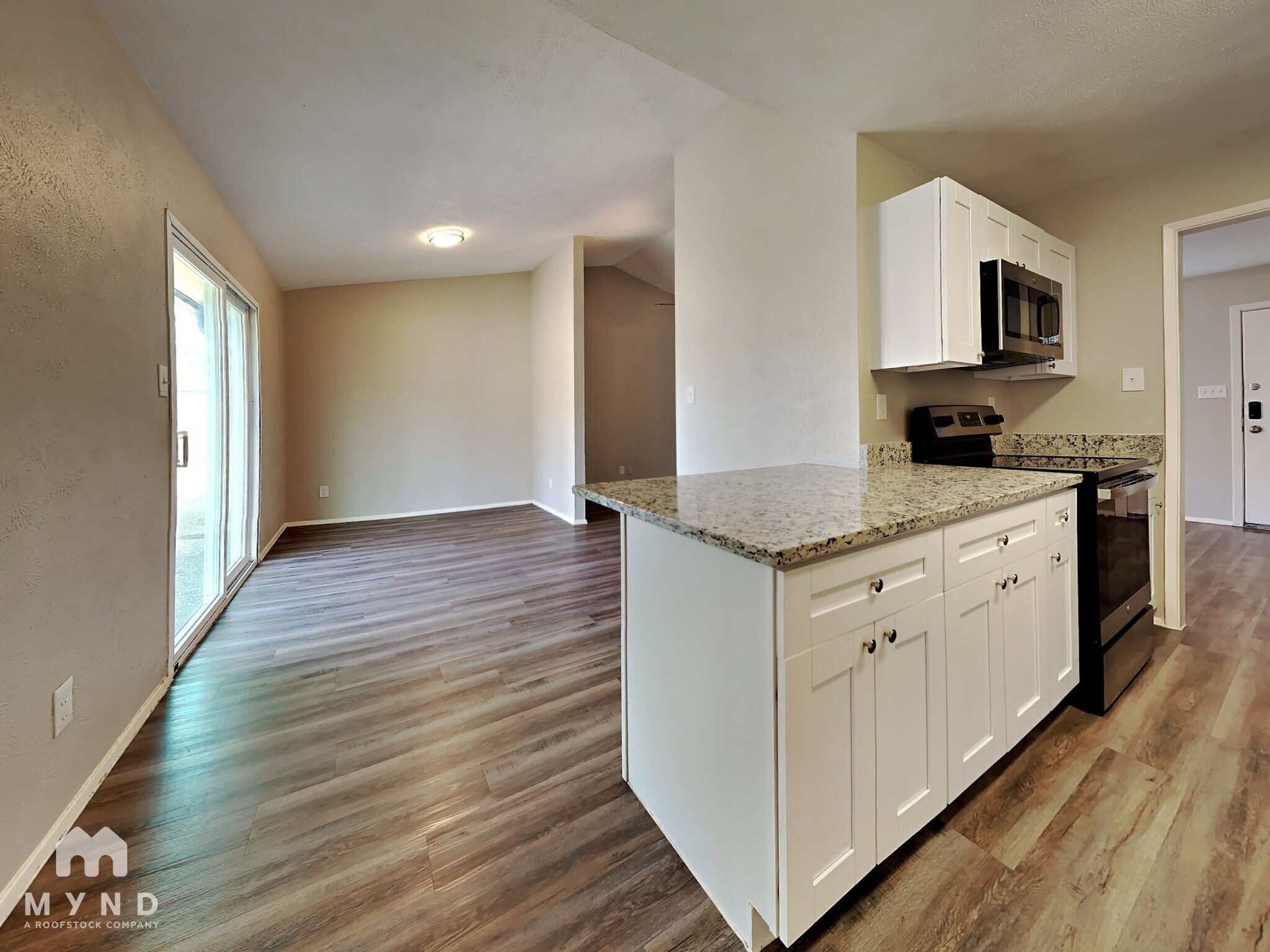 Building Photo - 2822 Canary Ln