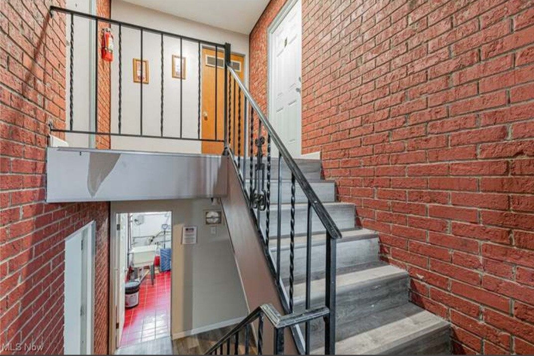 Hallway - 365 Argyle Ave