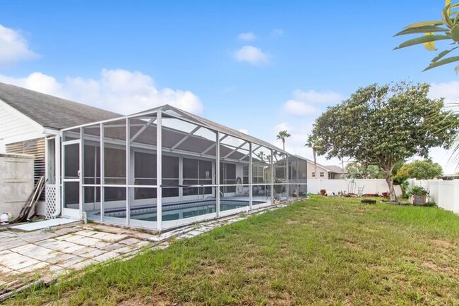Building Photo - Hudson Pool Home for Lease