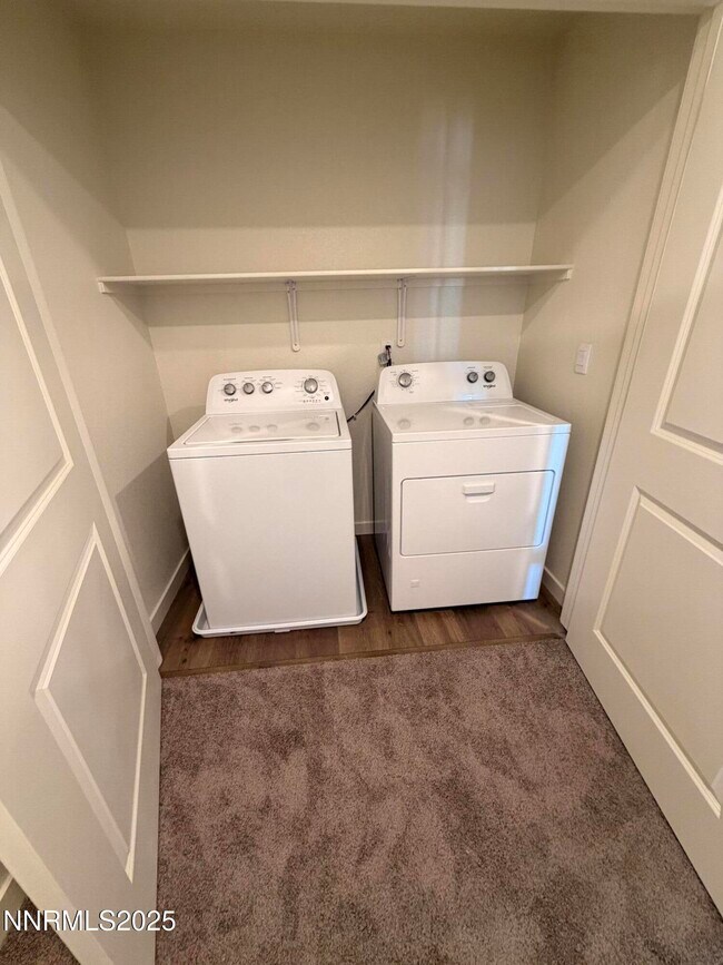 Building Photo - 891 Orchard Rock Dr