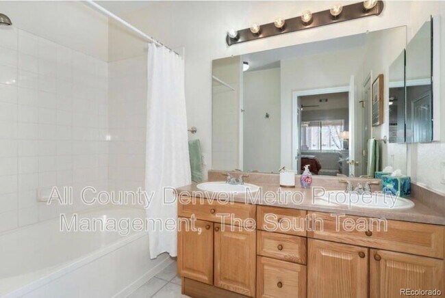 Building Photo - 8309 S Independence Cir