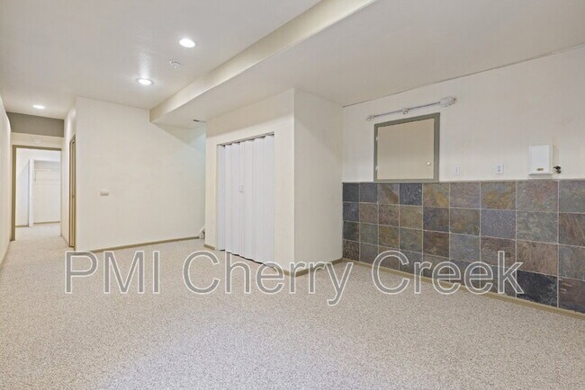 Building Photo - 20410 E Bellewood Pl