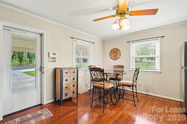 Building Photo - 113 Suncrest Rd