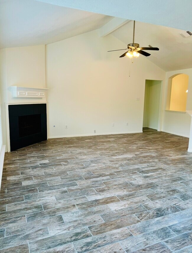 Building Photo - 6010 Forest Plaza Ct