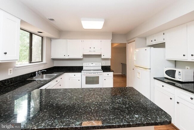 Building Photo - 515 Aspen Dr