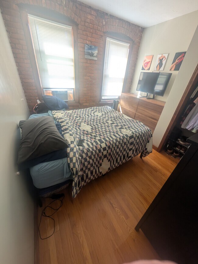 Building Photo - 219 Park Dr