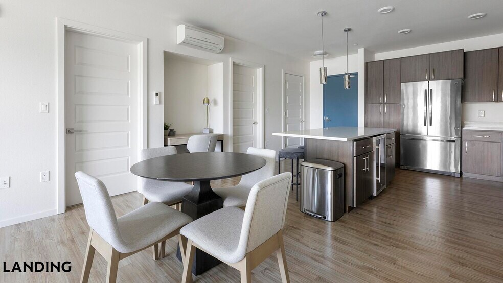 Building Photo - 11505 NE Yacht Harbor Dr