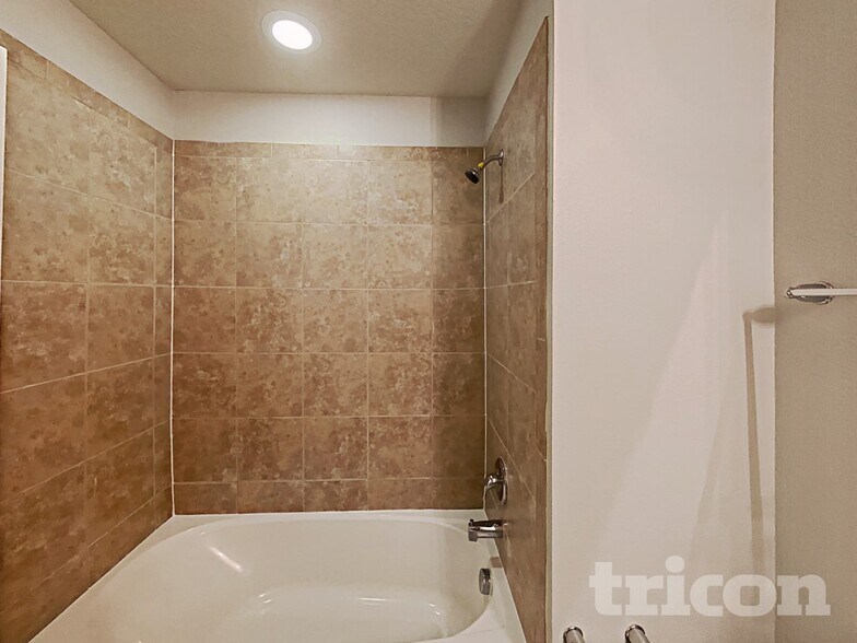 Building Photo - 1517 Gadsden Point Pl