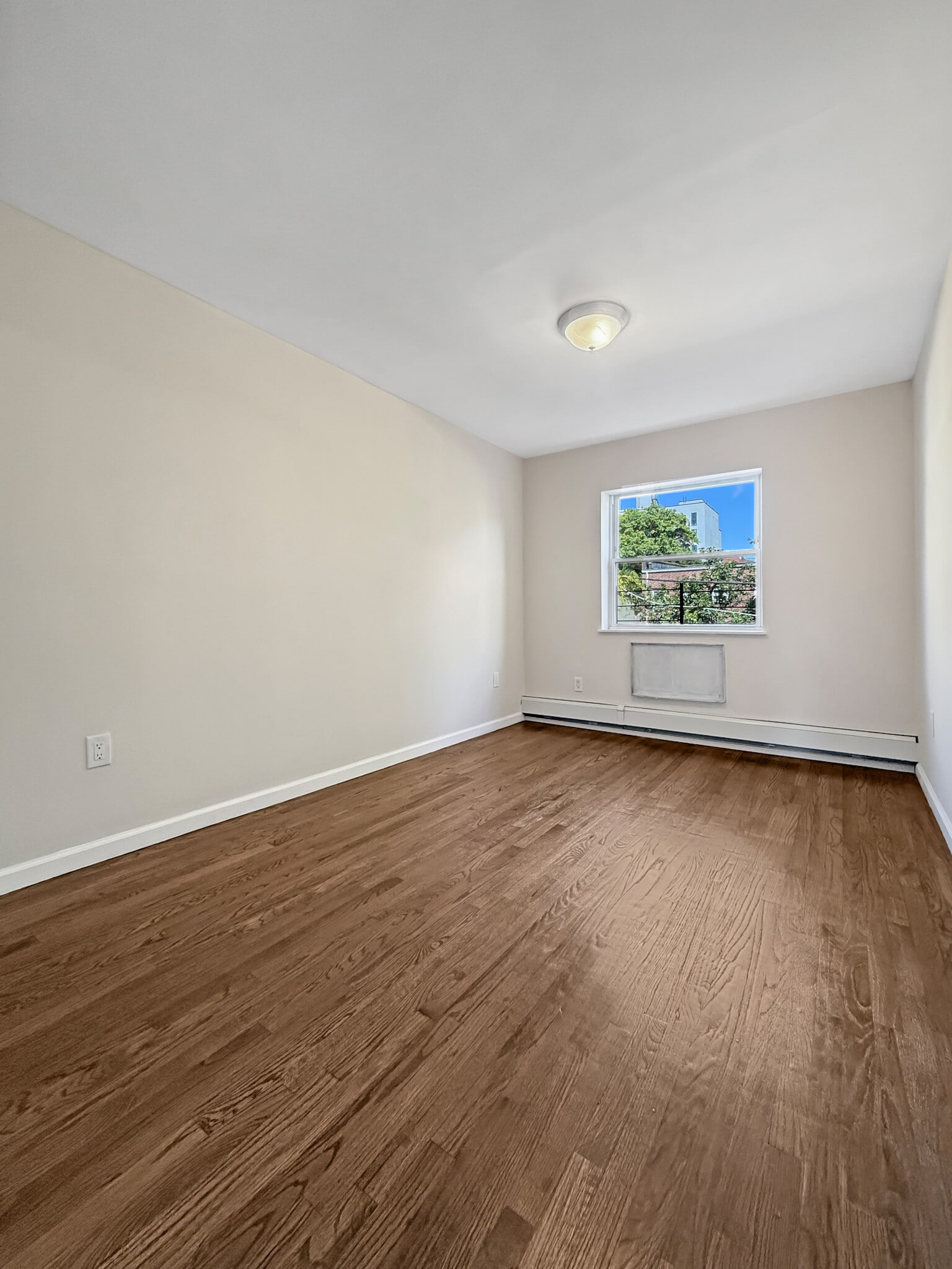 primary bedroom - 495 Maple St