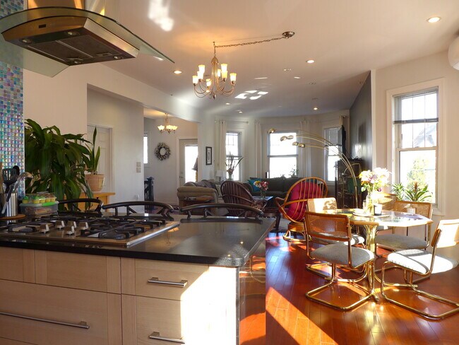 Building Photo - 26 Turner St